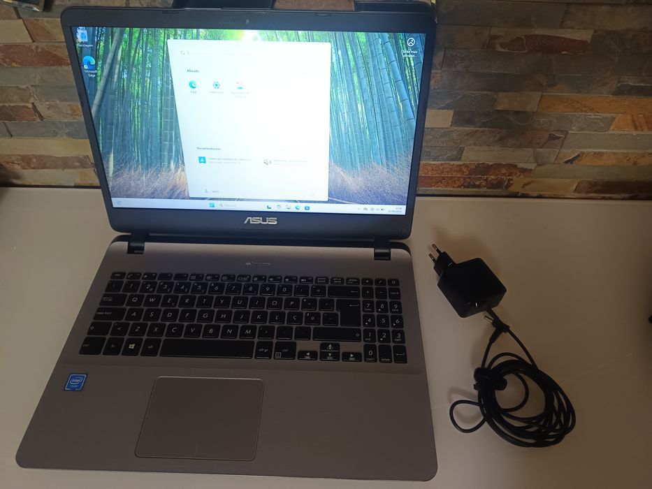 Portátil ASUS / 8GB RAM / SSD M.2 120GB + HDD 500GB
