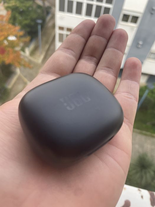 Carregador Portátil JBL LIVE PRO+ para Auriculares