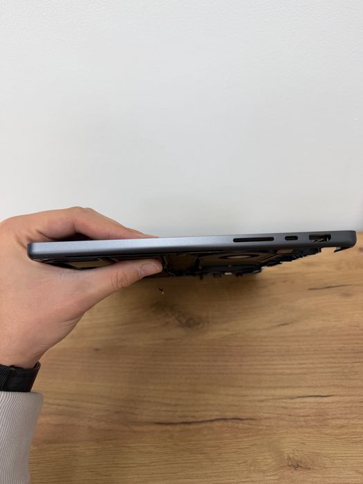 MacBook Pro 14” A2992 M3PRO/M3MAX (2024) Топ Кейс / Top Case Space Black