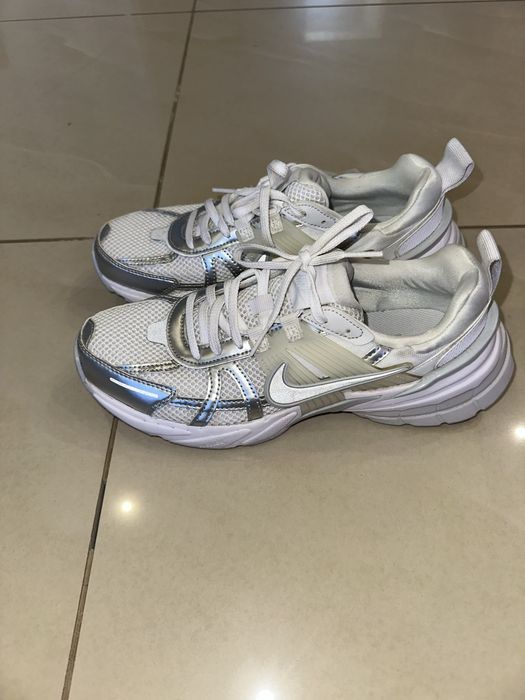 Nike V2K Run кросівки