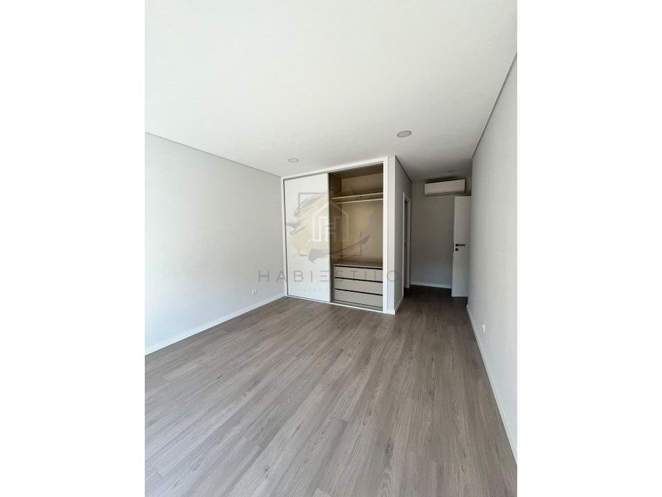 Apartamento T2 Em brejos de Azeitão com varanda
