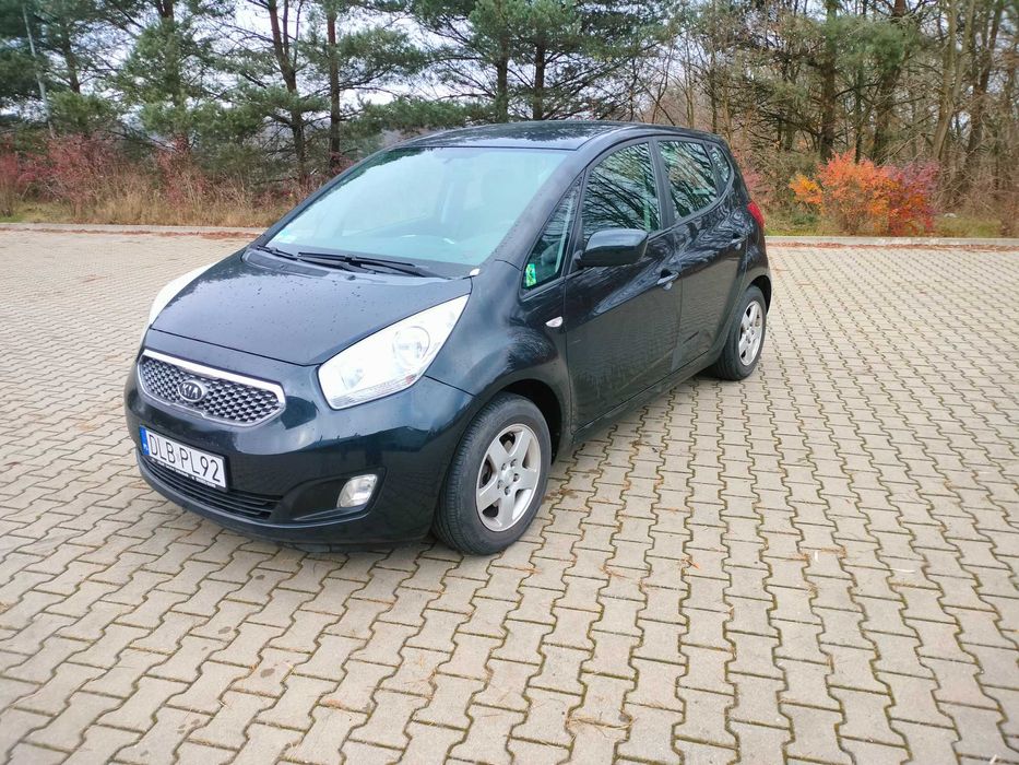 KIA VENGA 1.4 CRDI   6 -bieow mały przebieg.