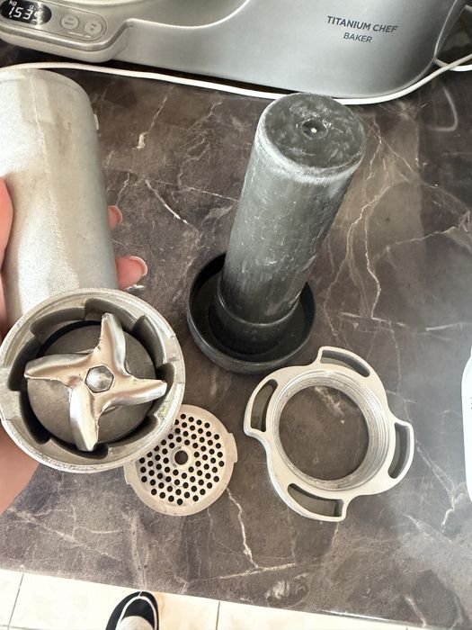 Продам мясорубку Moulinex 1400вт