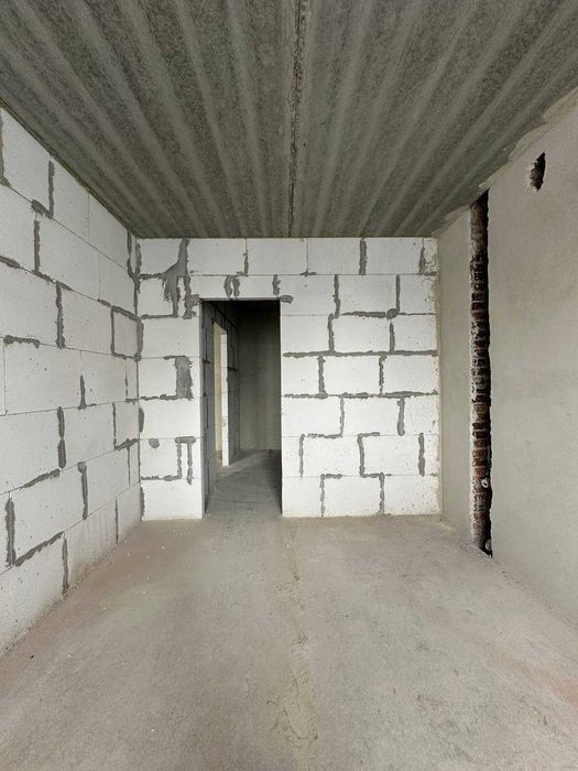 ЗДАНА 1 кім кв в ЦЕНТРІ. 42.9м2. Можна починати ремонт. ГАЗ Є!