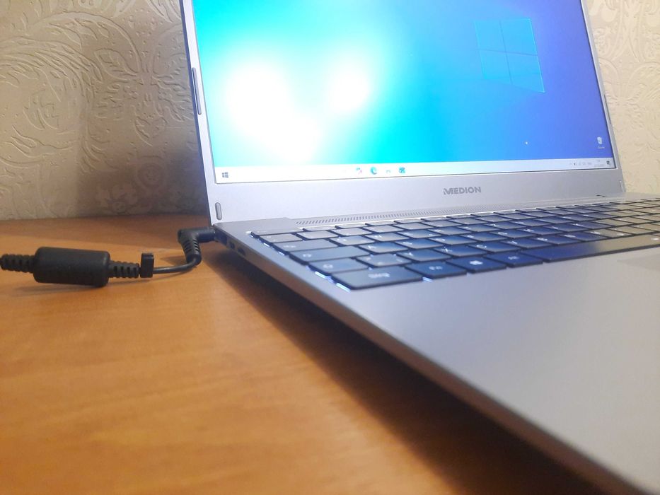 классный ноутбук 2021 года, игровой, быстрый, SSD