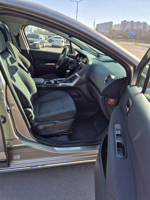 Продаю Peugeot 3008 2.0HDi, 2012  АКПП Aisin