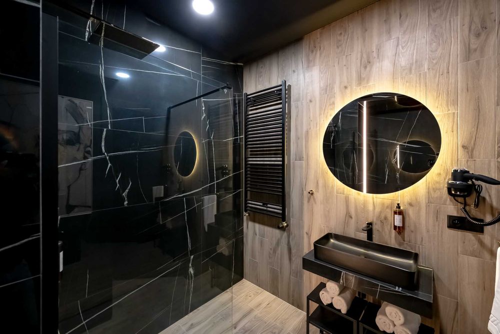 Zmysłowy Apartament VIP - prywatna sauna i jacuzzi tylko dla Was