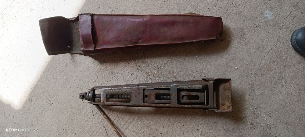 Домкрат рычажно-винтовой