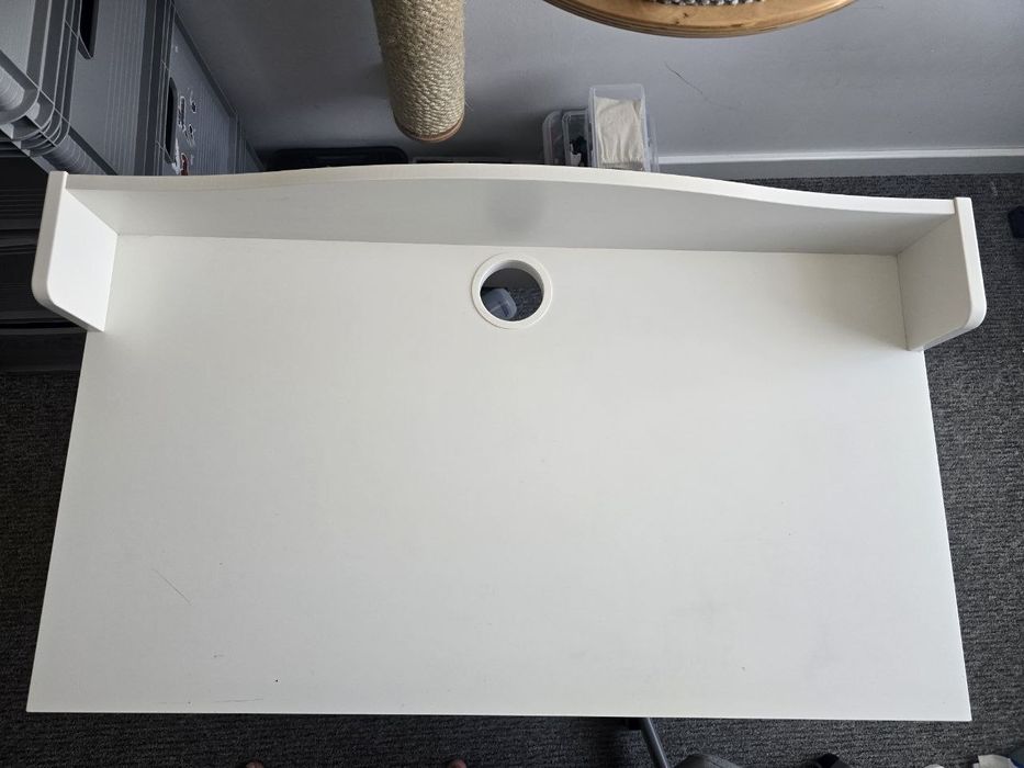 Biurko Ikea 50 x 90 x 73,5 cm gratis tablica korkowa