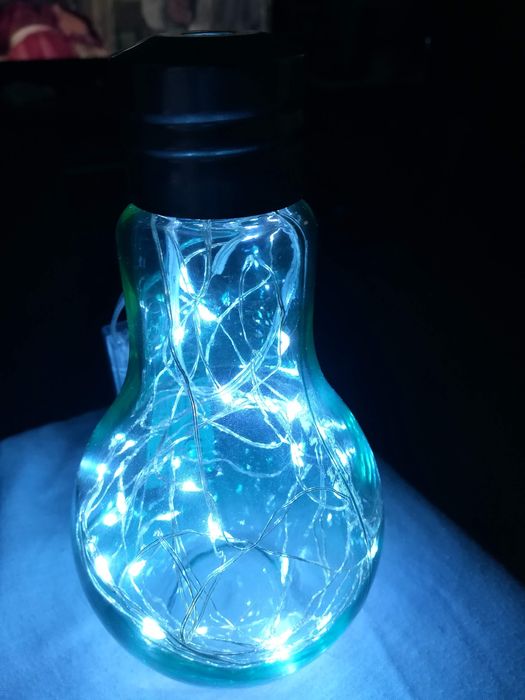 Ofereça de um modo criativo  lâmpadas e/ou garrafas iluminadas