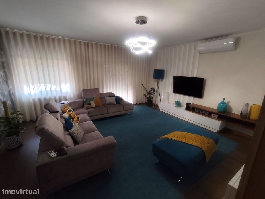 Apartamento T4 Tarouca