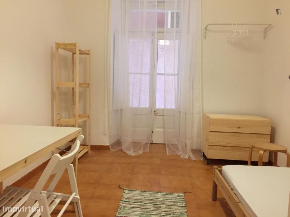 Quarto - localizado em Picoas Lisbon