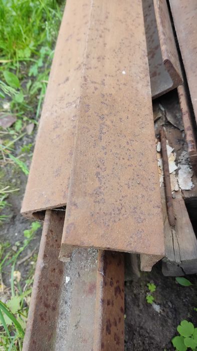 Швеллер залізний (6 шт. х 4 м.)