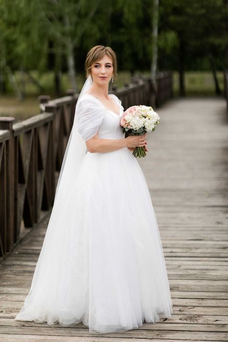 Весільна сукня в ідеальному стані