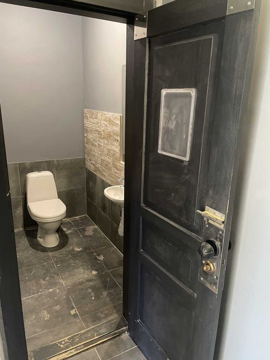 Оренда приміщення в центрі міста 83.5 м.кв. ( вул. Г.Полуботка, 22)