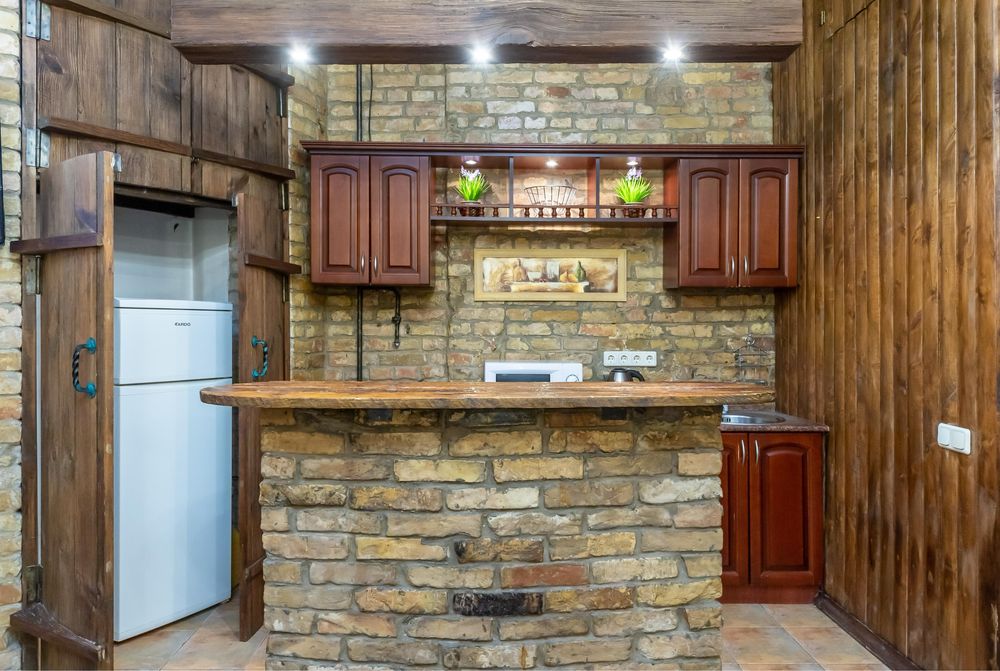 Замок для 4 людей на майдані Незалежності . Вул.Костельна 9