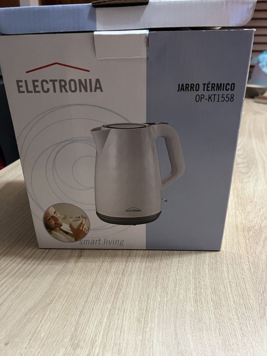 Cafeteira termica incompleta