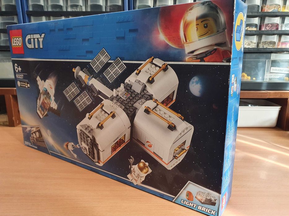 LEGO® 60227 City - Stacja kosmiczna na Księżycu
