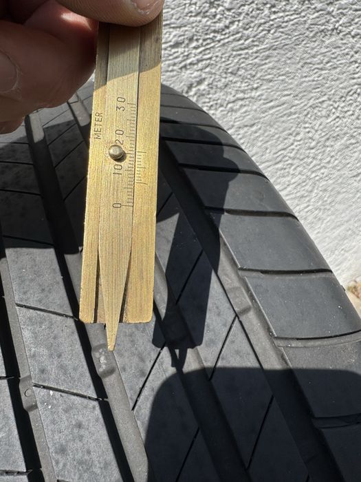 Літня гума Bridgestone 215 60 17