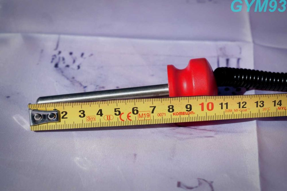 Kluczyk PVC czerwony 8mm na 8 cm