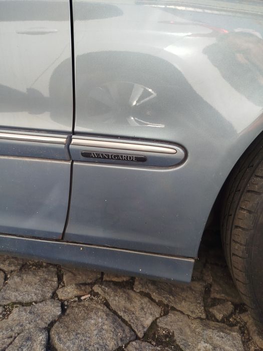 Mercedes-Benz 220