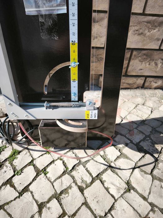 Máquina para cortar esferovite.