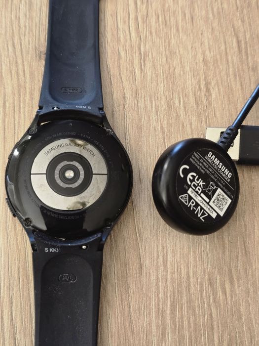 Smartwatch samsung galaxy watch4 44 mm

kabel do ladowania