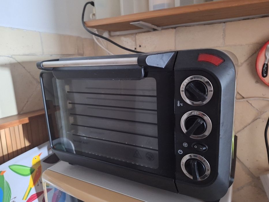 Forno elétrico pequeno