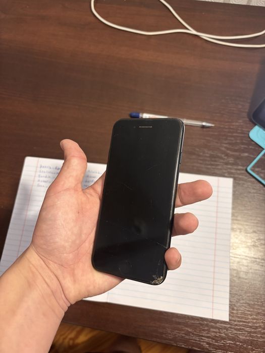 Iphone Se 2020 на 64ГБ