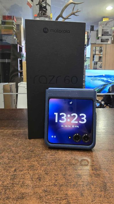 Smartfon MOTOROLA razr 60