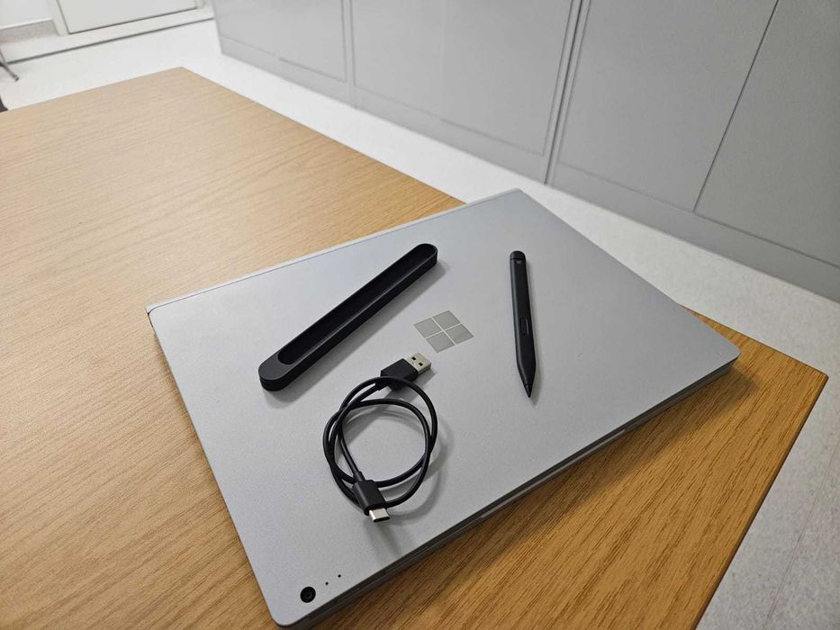 Microsoft Surface Book 2 i7|8GB RAM|SSD 256GB|GTX 1050|Slim Pen 2