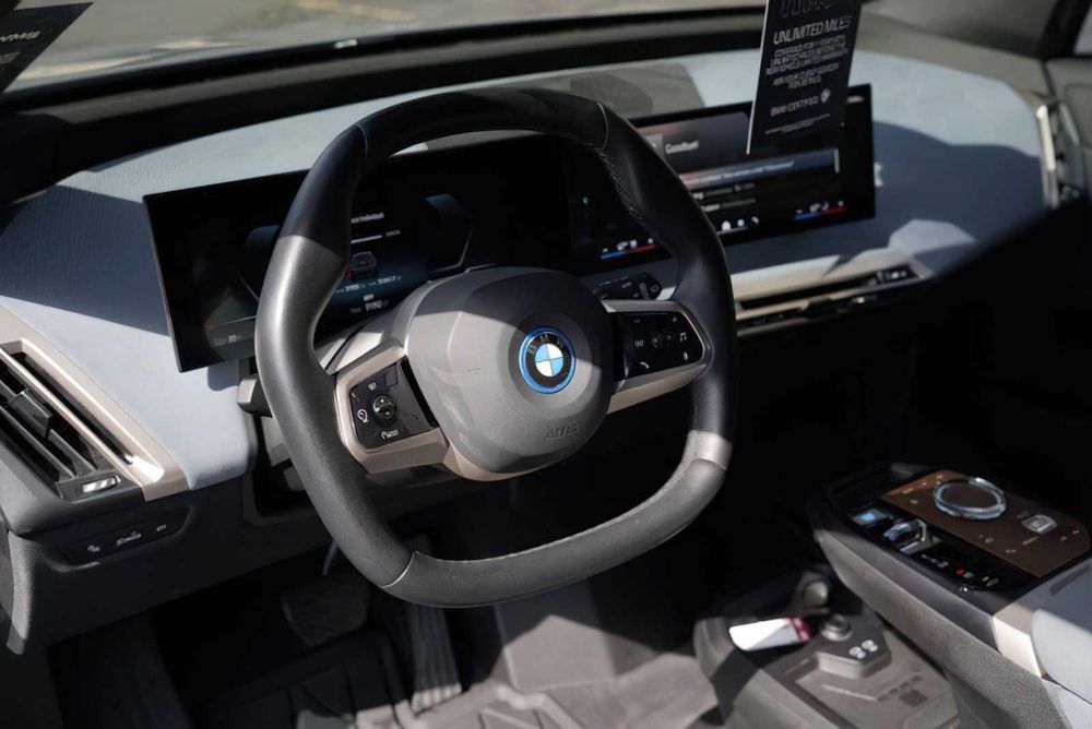 BMW iX xDrive50      2024