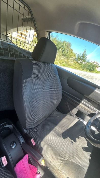 Citroën C4 1.6 HDi-aceito troca por 5 lugares