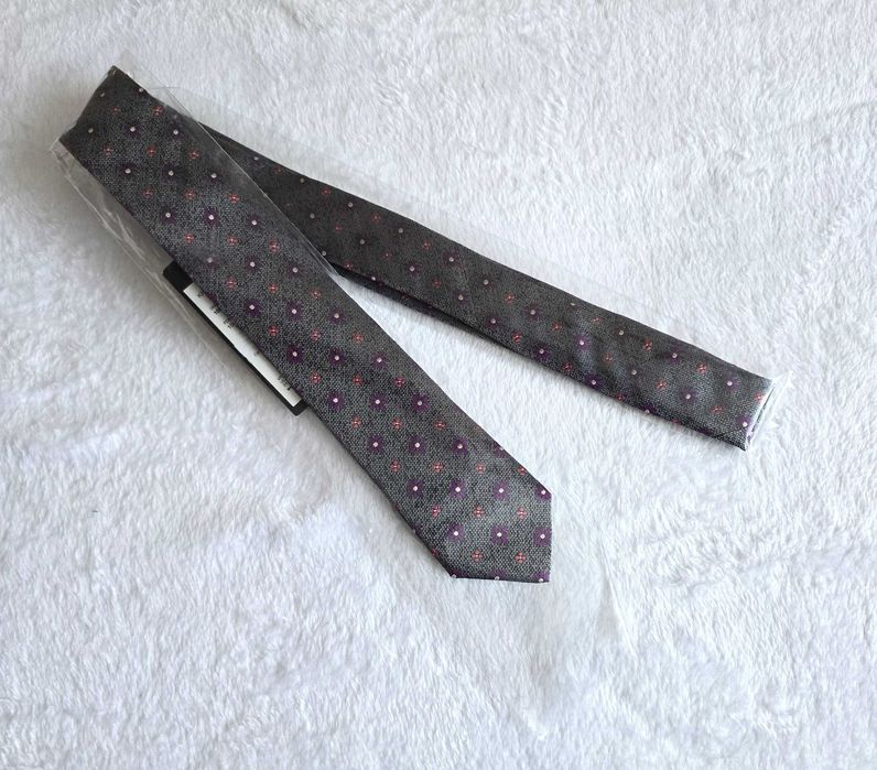 Jedwabny Krawat Wólczanka – 100% Jedwab – Nowy z Metką