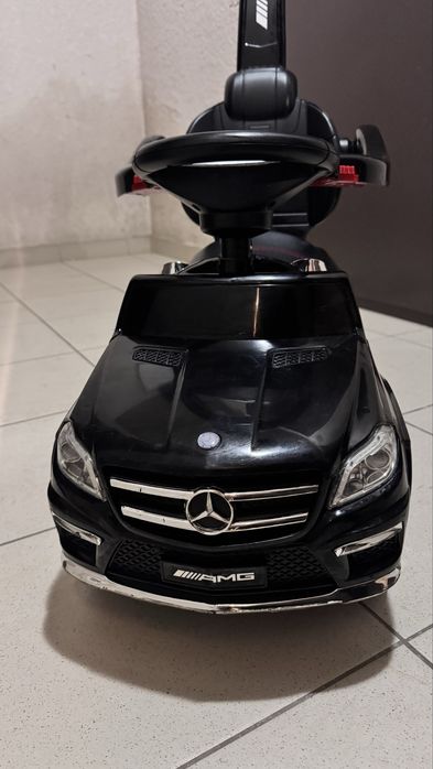 Дитяча машинкаа толокар