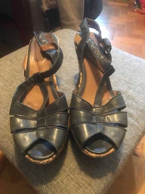 Sapatos e sandálias - Era / Massimo Dutti e Cubanas