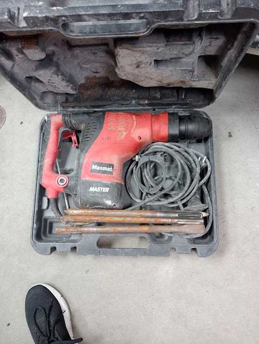 Diversas ferramentas por cessaçao de atividade