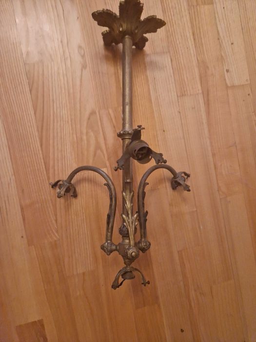 Антикварна  лампа  люстра Франція з плафонами Наполеон ІІІ позолота