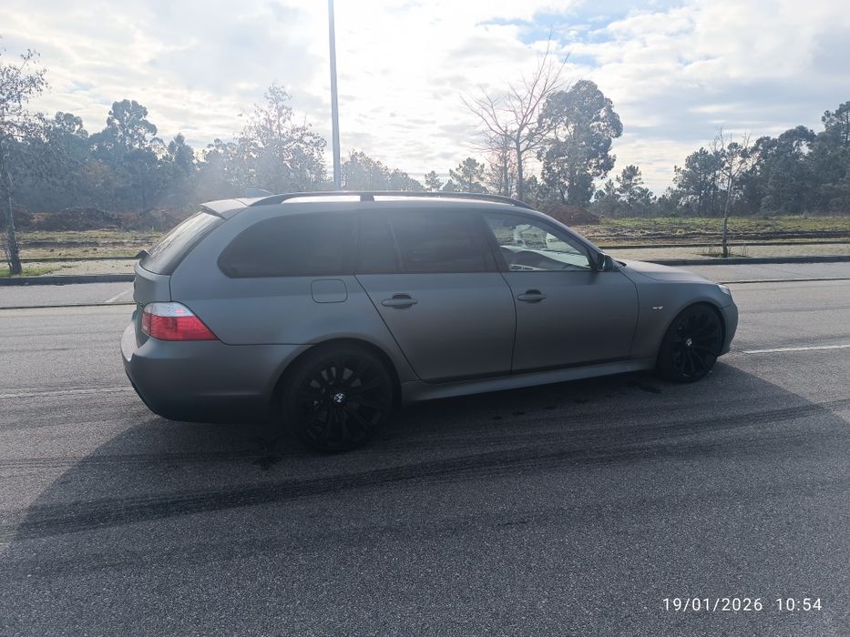 BMW E61 535d Full Pack-M de fábrica (Selo Antigo)