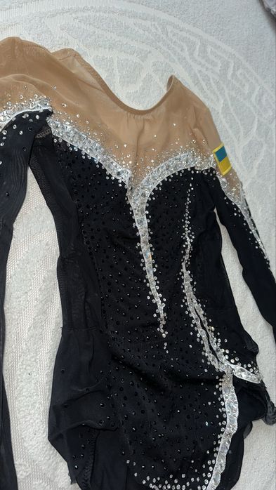 Купальник художньої гімнастики