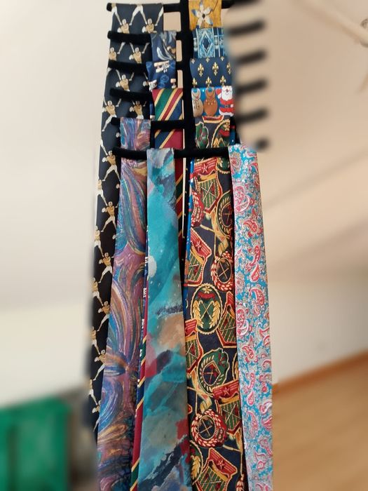 Lote de 5 Gravatas Clássicas - Escolha as suas favoritas!