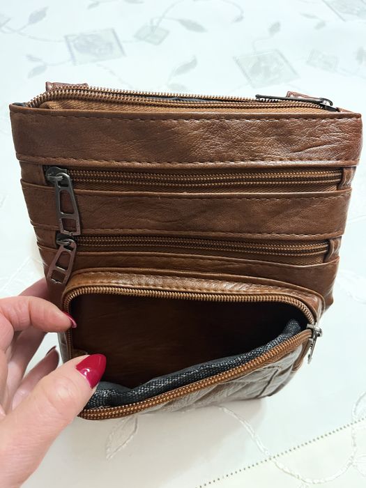 Torebka z wieloma kieszeniami