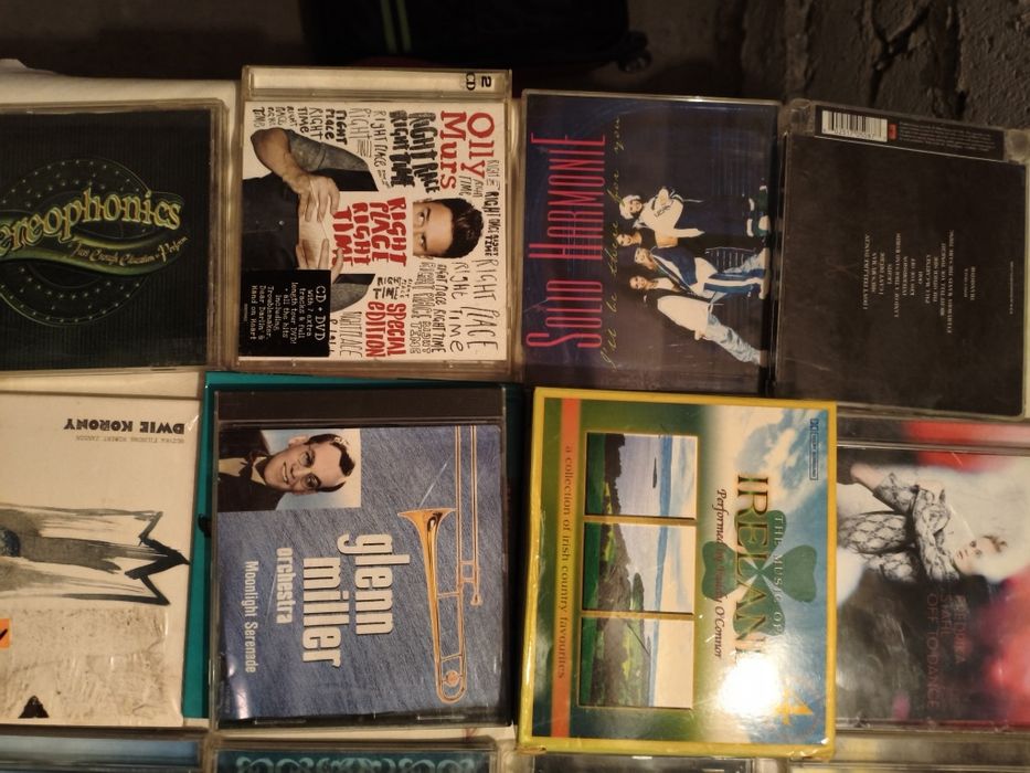 Płyty CD z muzyką 24 sztuki