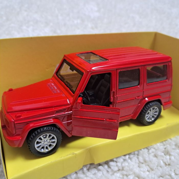 Маленькі машинки хот вілс