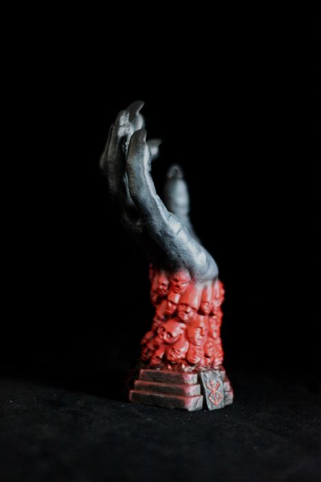 Mão de Deus – Berserk – Escultura Impresso em 3D e Pintado à Mão | NexoStudios