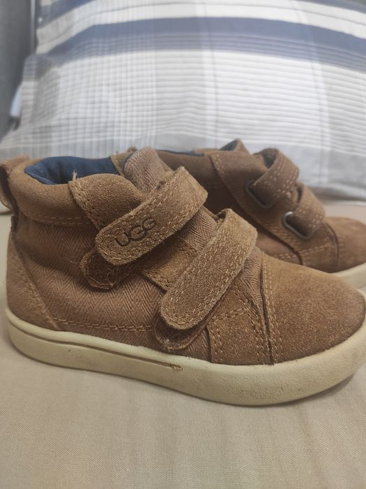 Ботинки черевички ugg р 25