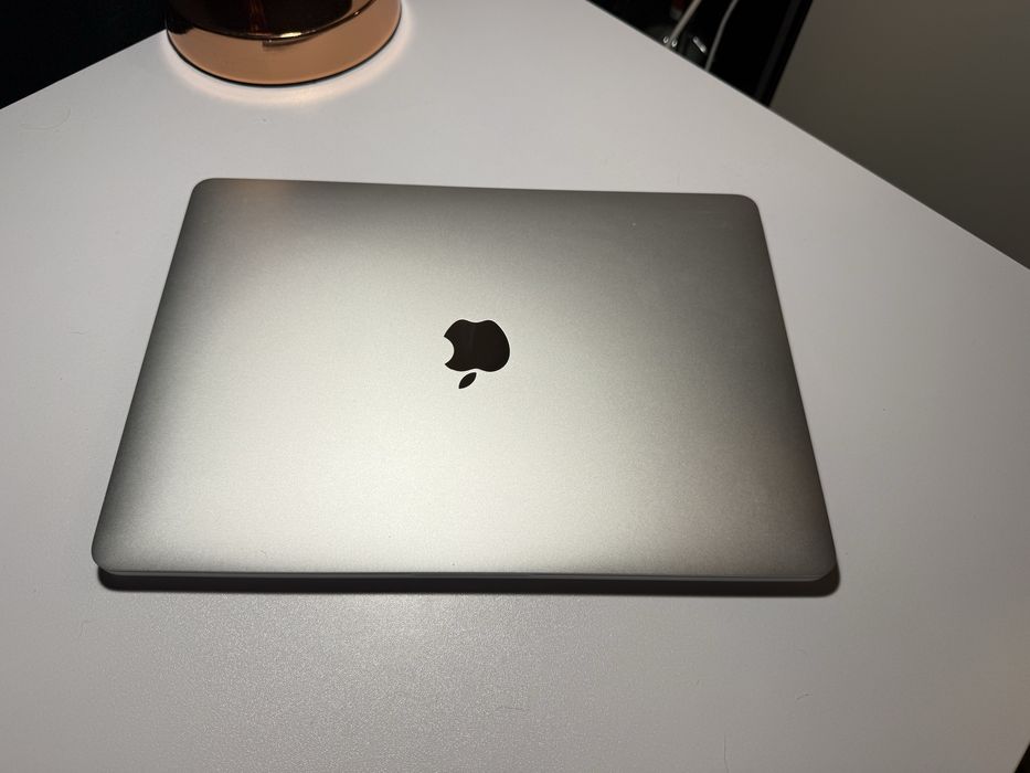 Laptop Apple Macbook pro 13'' A2251 /i5 / RAM 16GB / SSD M2 1TB