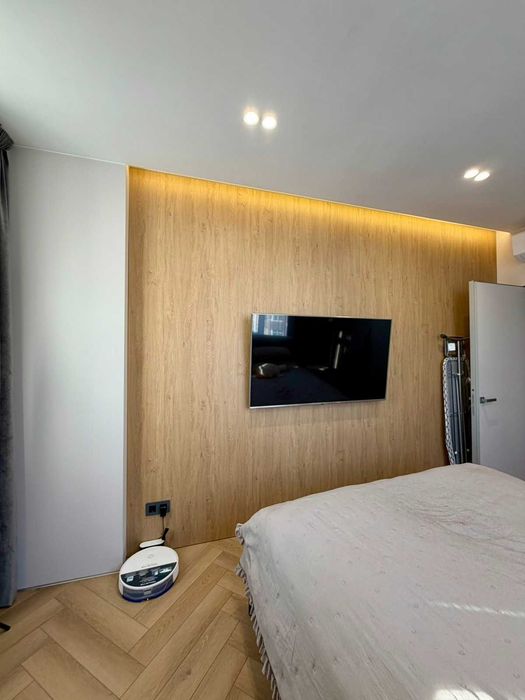 Продам чудову 2-кімнатну квартиру в ЖК Варшавський мікрорайон.