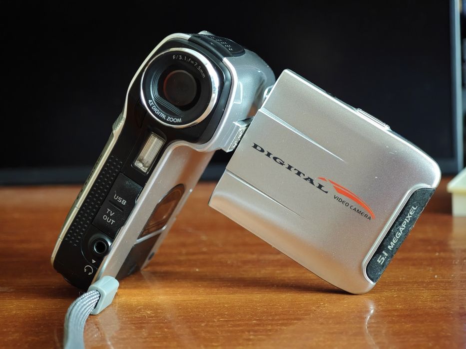 Видеокамера фотоаппарат mp3 диктофон WEB-камера