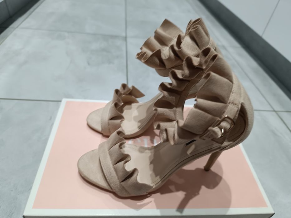 Buty sandały damskie zamszowe beżowe Vices r35